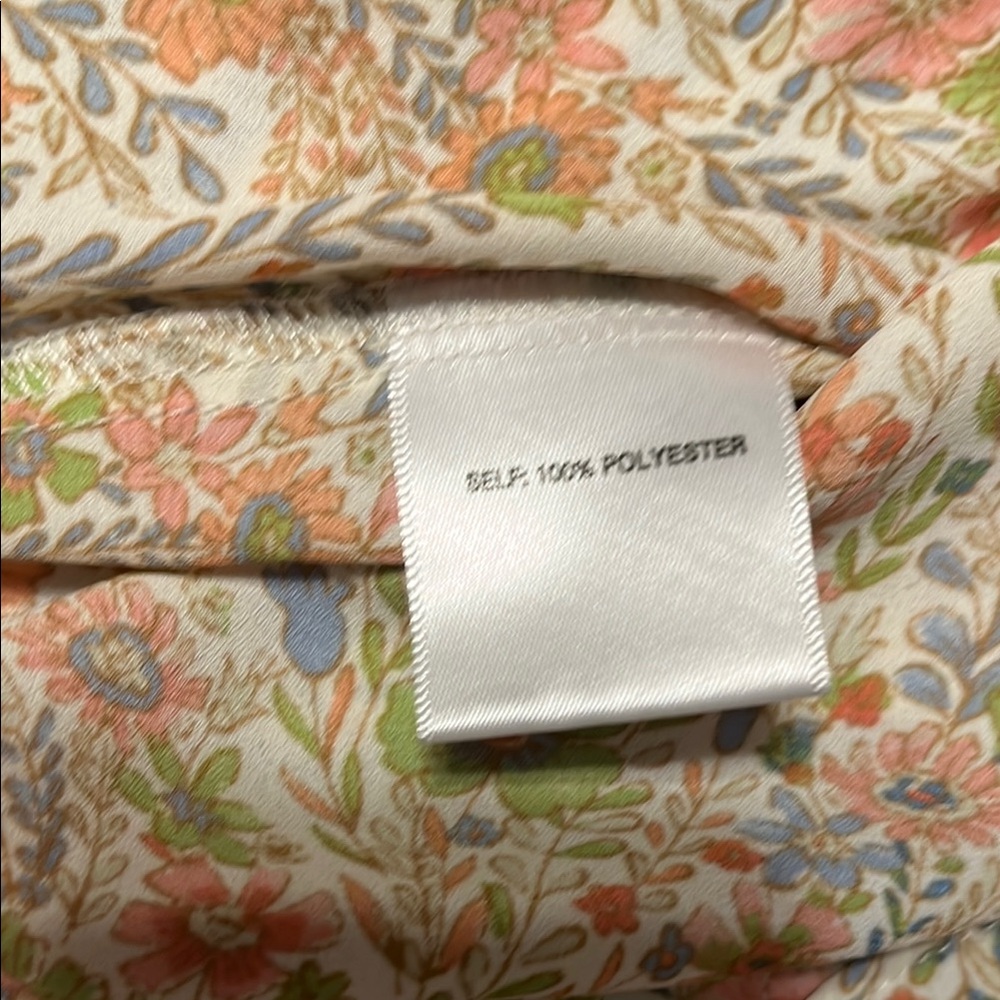 Rose & Olive Floral Patterned Top - Picture 8 of 8